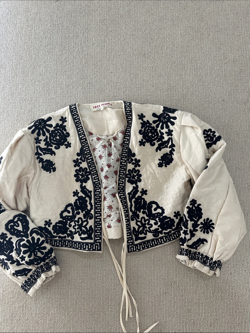 Free People Cream Cropped Jacket with Navy Floral Embroidery xsmall